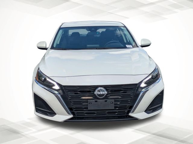 Used 2023 White Nissan 2.5 SV image 9