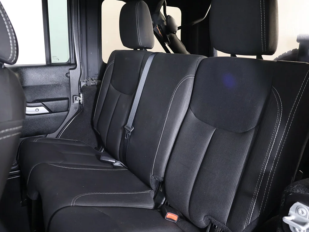 Used 2018 Crystal Metallic Jeep Unlimited Sahara image 27