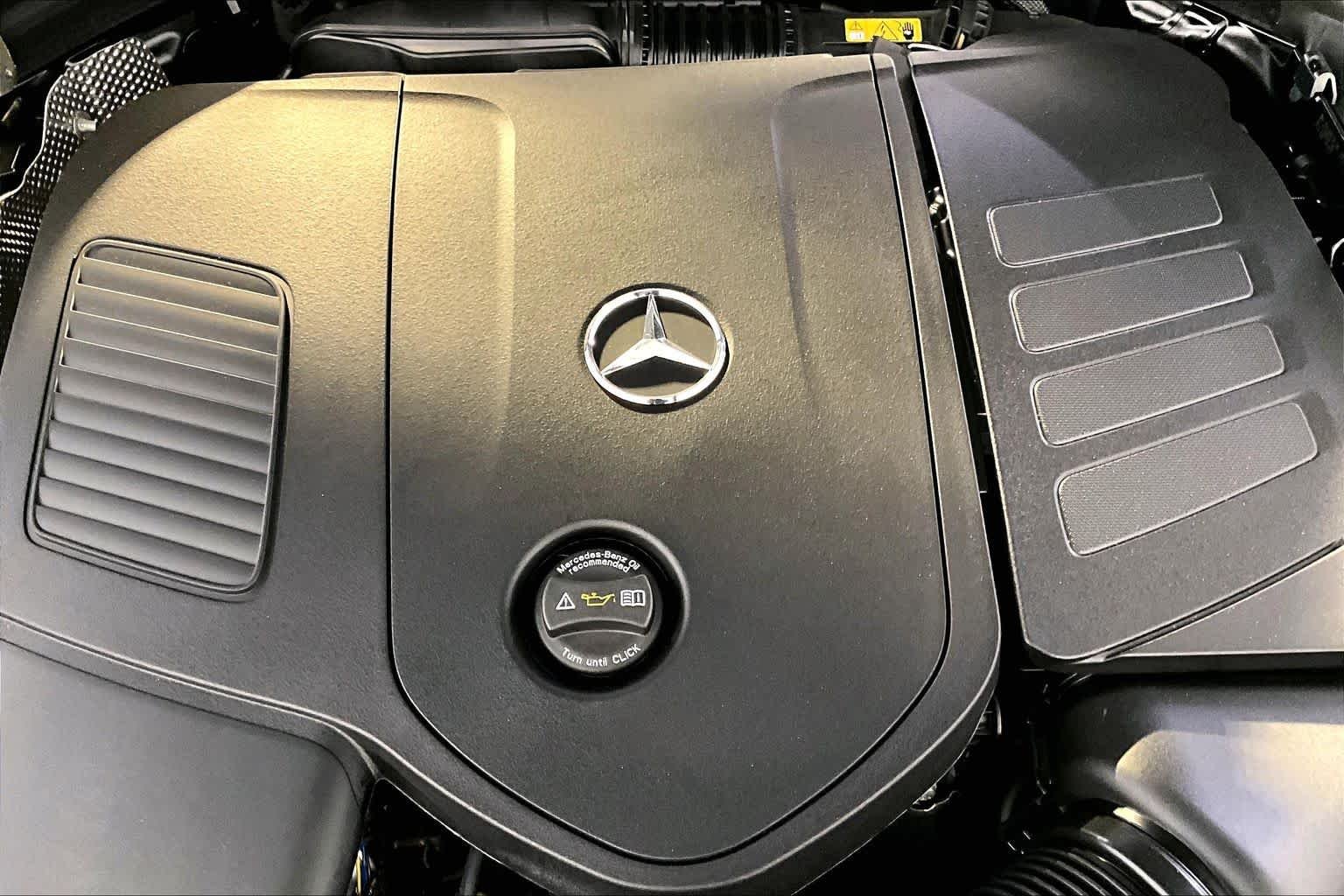 New 2026 Obsidian Black Metallic Mercedes-Benz GLC 300 image 15