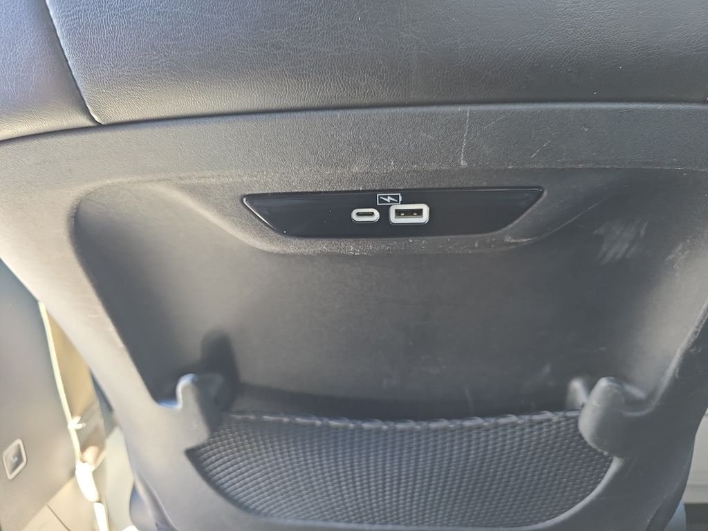 Used 2023 Silver Mist Clearcoat Chrysler Touring L image 31