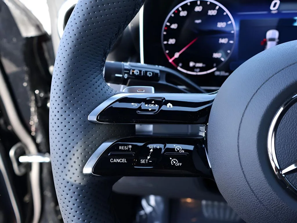 New 2026 Black Mercedes-Benz GLC 300 image 33