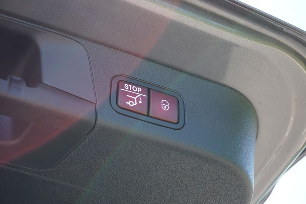 Certified Used 2025 Mountain Grey Metallic Mercedes-Benz GLB 250 image 56