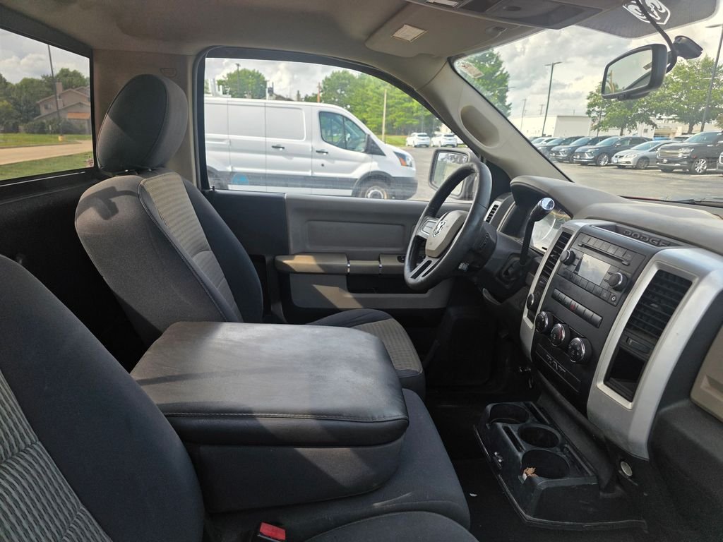 Used 2009 Inferno Red Crystal PC/Mineral Gray Met CC Dodge SLT image 5