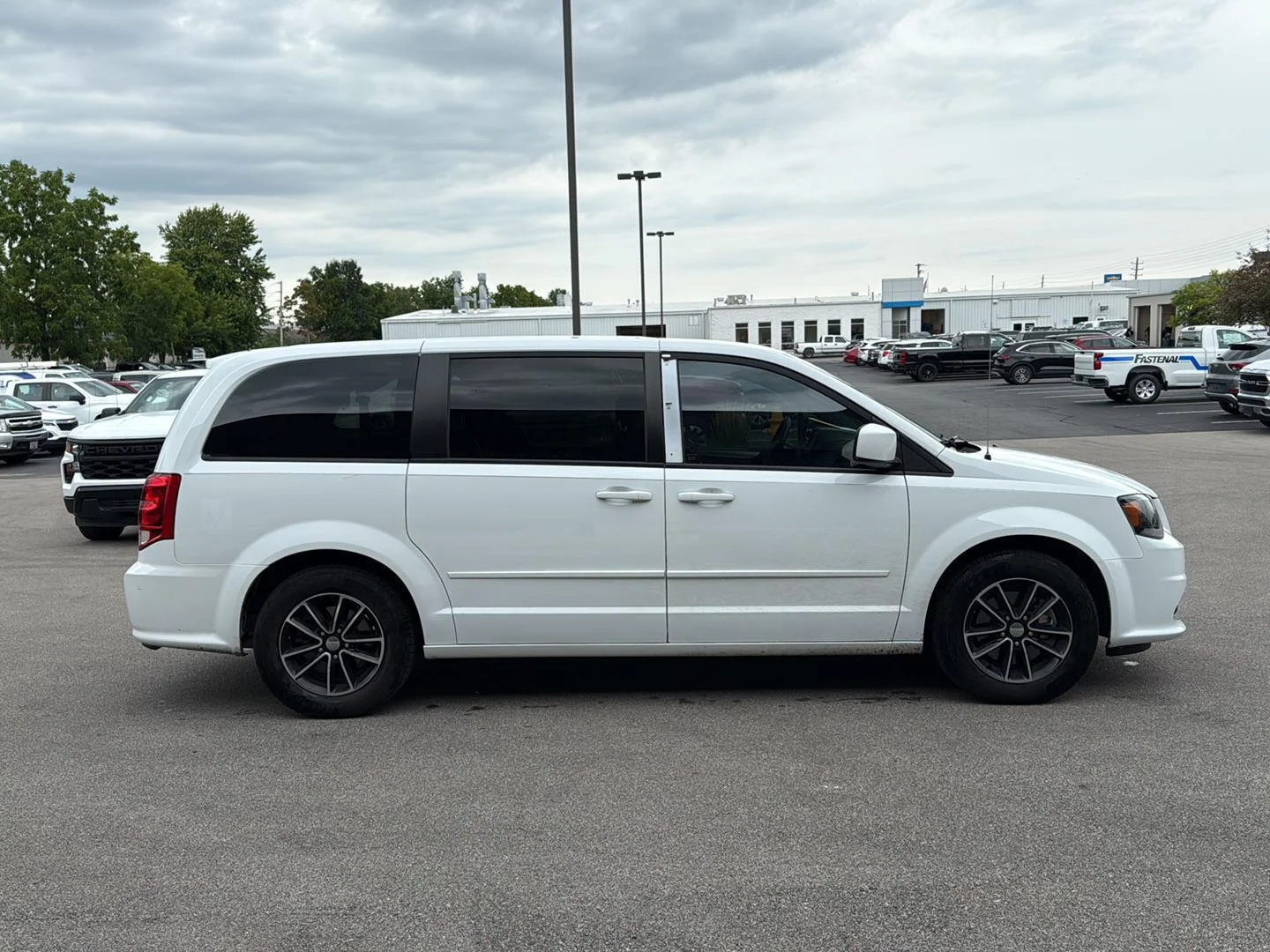 Used 2016 Dodge Grand Caravan SXT with VIN 2C4RDGCG2GR116927 for sale in Lafayette, IN