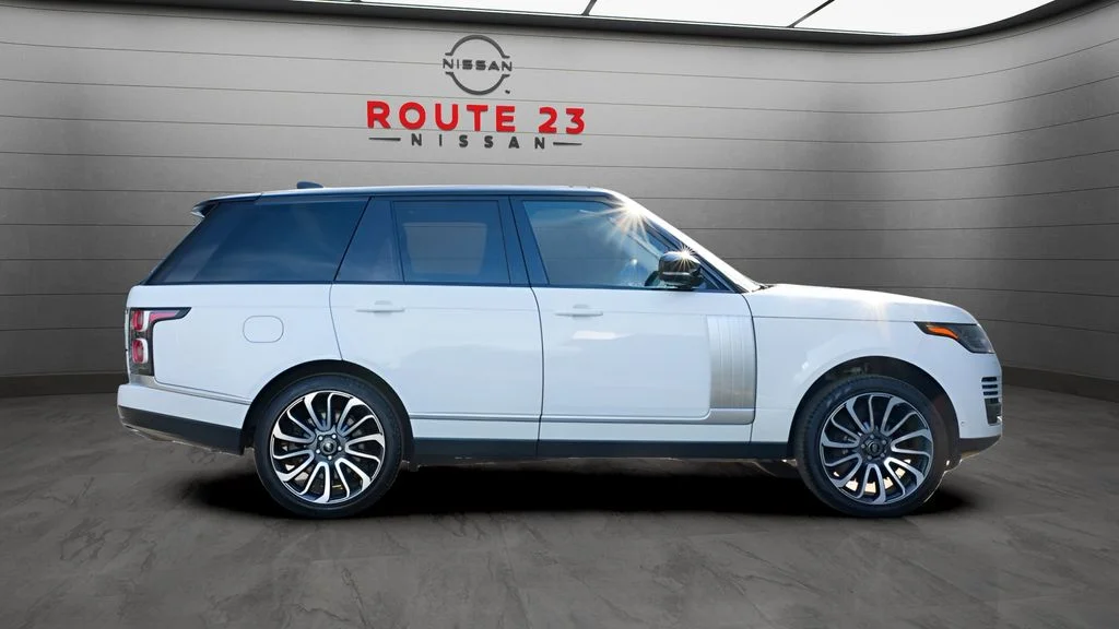 Used 2022 White Land Rover Westminster image 8