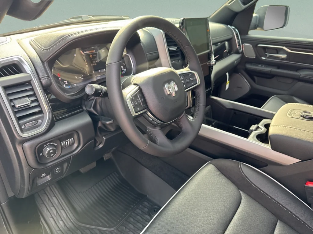 New 2026 Granite Crystal Metallic Clear-Coat Exterior Paint RAM Laramie image 18
