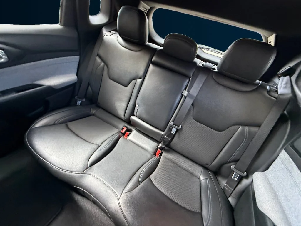 Used 2024 Gray Jeep Latitude image 16
