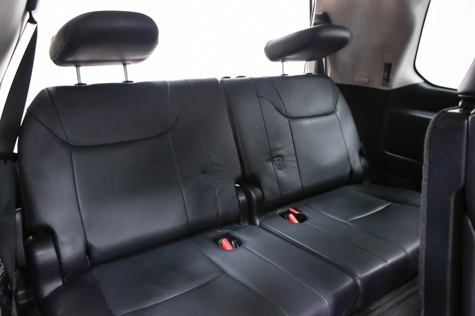 Used 2018 Atomic Silver Lexus  image 25