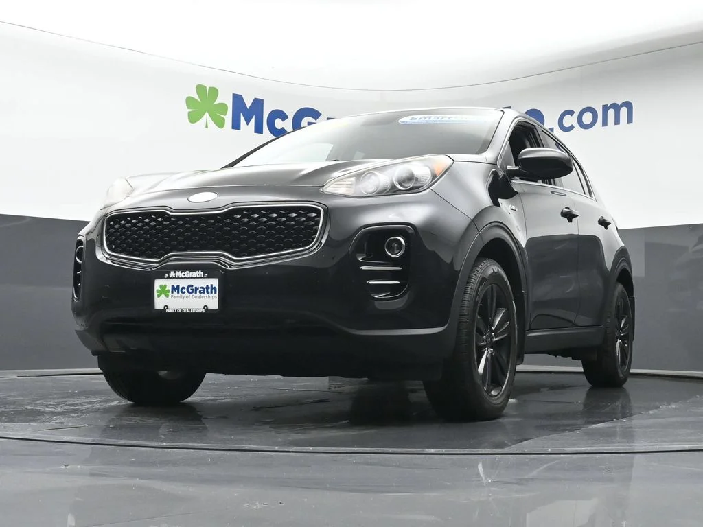 Used 2017 Red Kia LX image 7