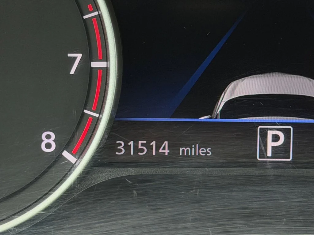 Used 2022 Red Nissan SR image 17