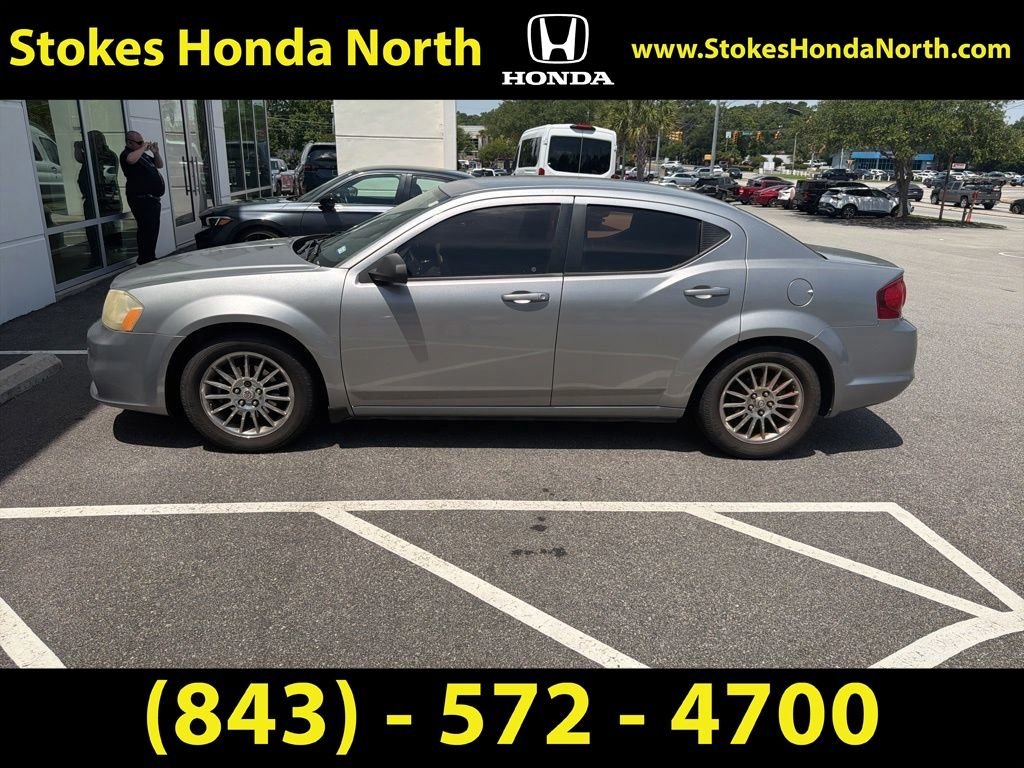 Used 2014 Silver Dodge SE image 3