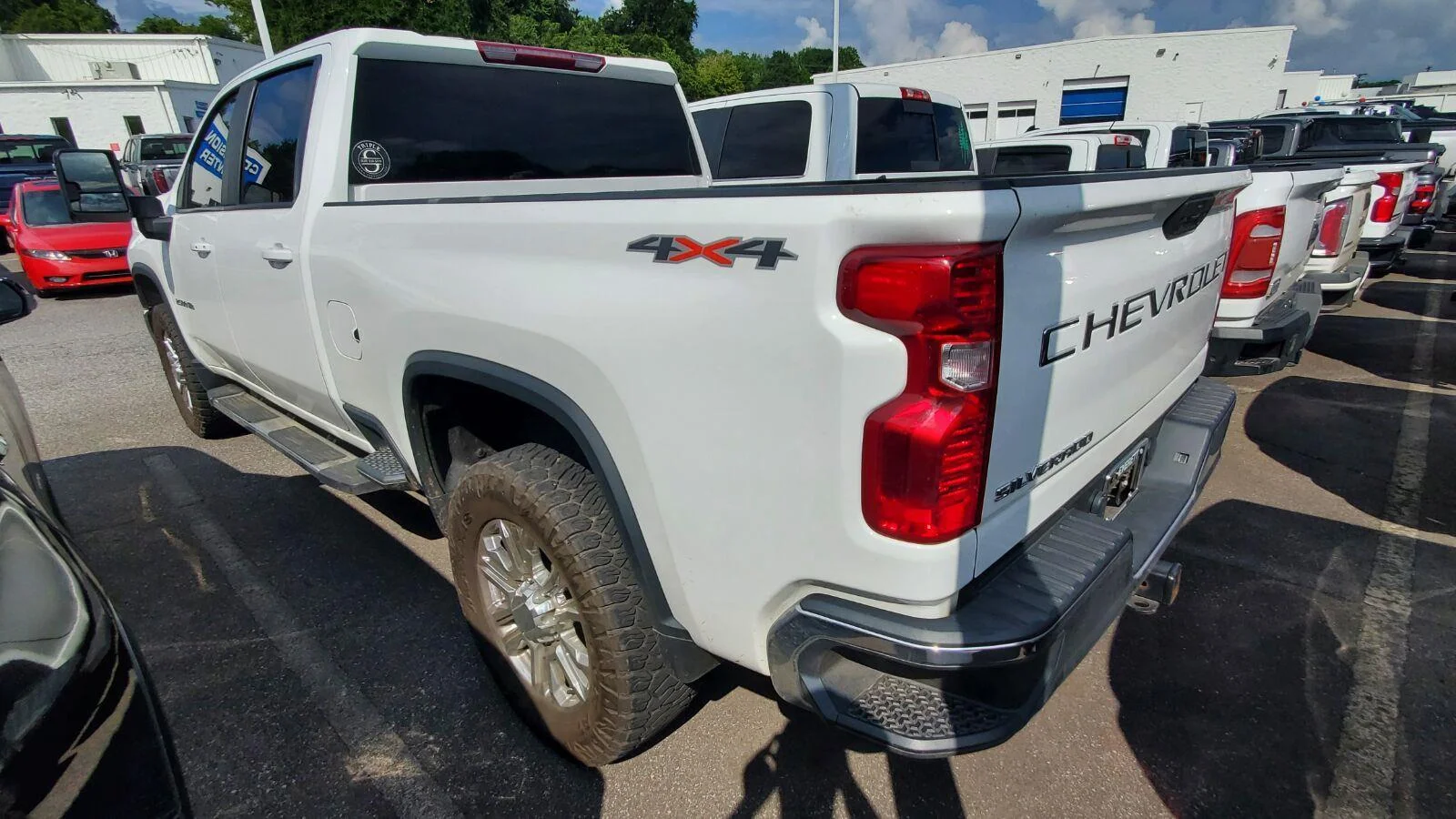 Used 2024 Summit White Chevrolet LT image 8