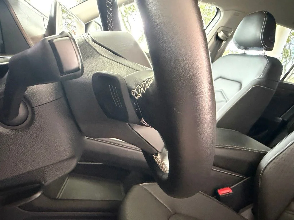 Used 2025 Gray Volkswagen 2.0T SE w/Technology image 40
