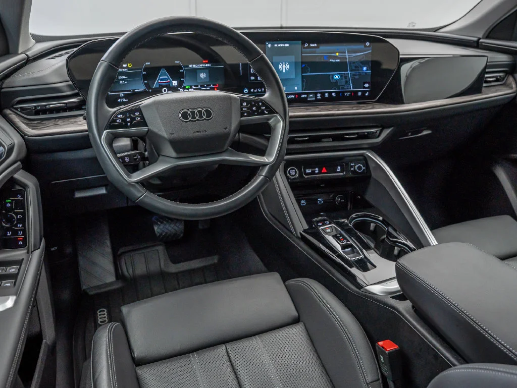 Used 2025 Mythos Black Metallic Audi 2.0T Premium Plus image 4