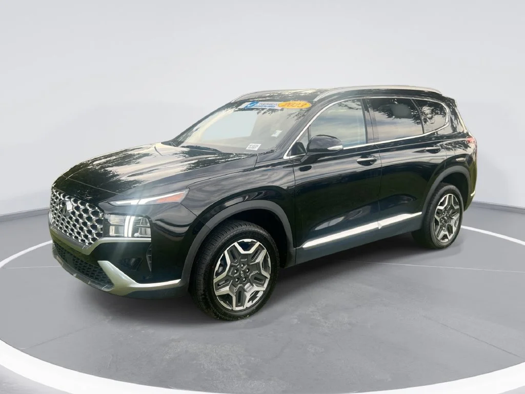 Used 2023 Black Hyundai SEL Convenience image 1