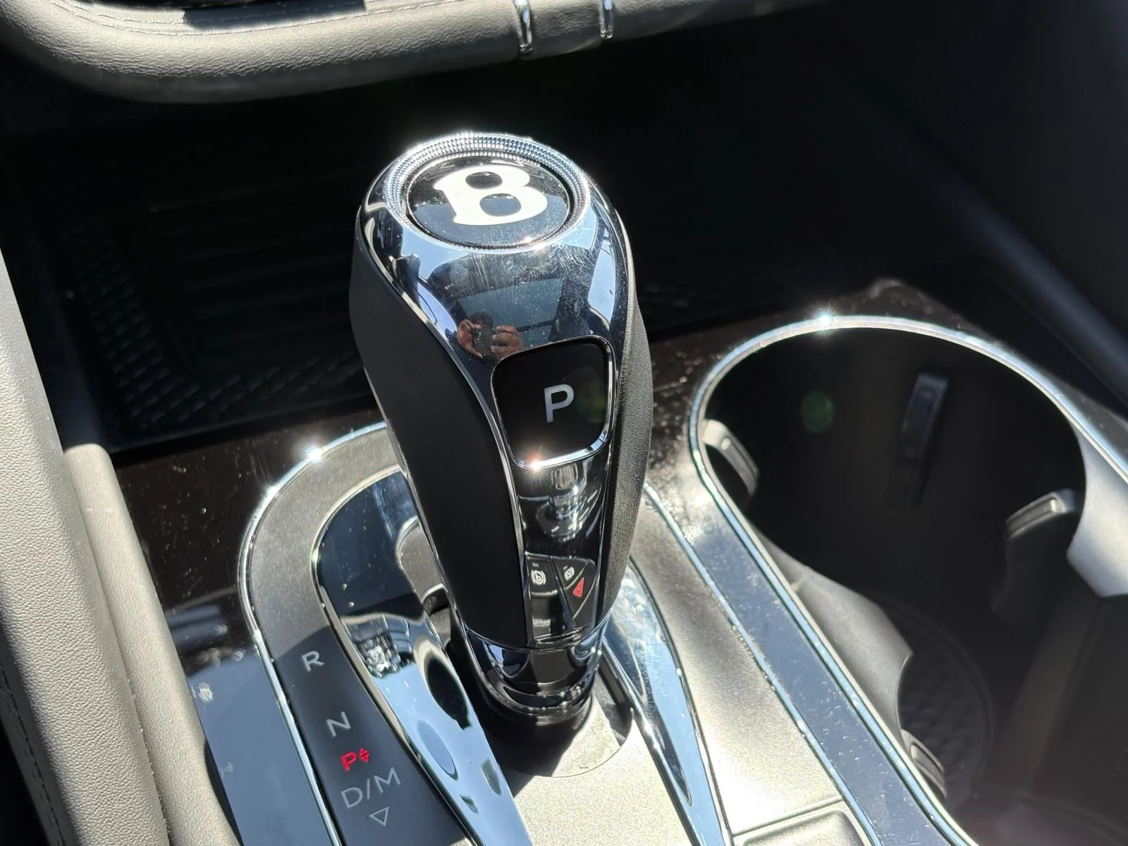 2024 Bentley Bentayga - Photo 33