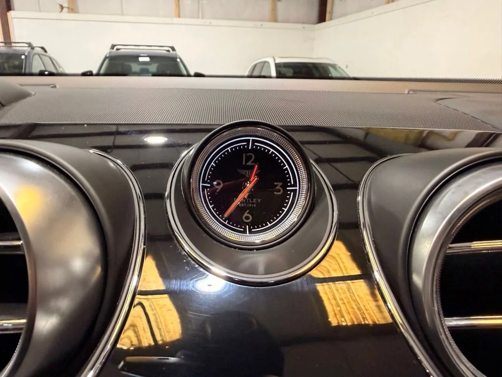 Used 2018  Bentley W12 image 21