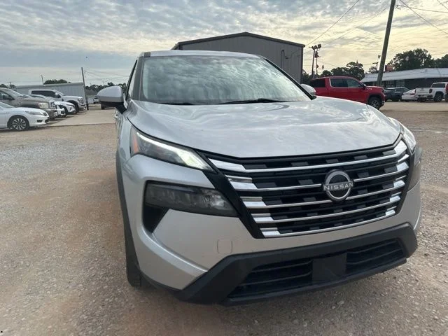2024 Nissan Rogue SV FWD's photo