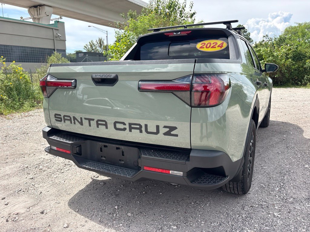 Used 2024 Green Hyundai SEL image 3