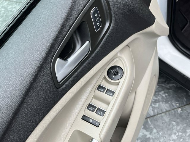 Used 2019 White Platinum Metallic Tri-Coat Ford SEL image 8