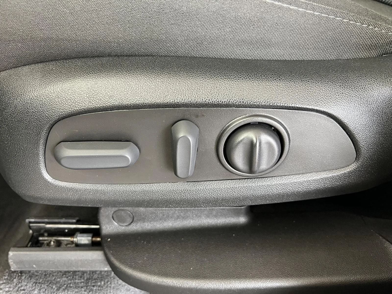 Used 2023 Silver Sage Metallic Chevrolet LT Cloth image 6