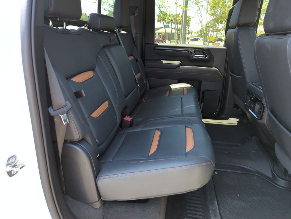 Used 2025 White GMC AT4 image 33