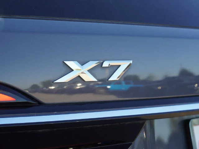 Used 2024 Brown BMW xDrive40i image 18