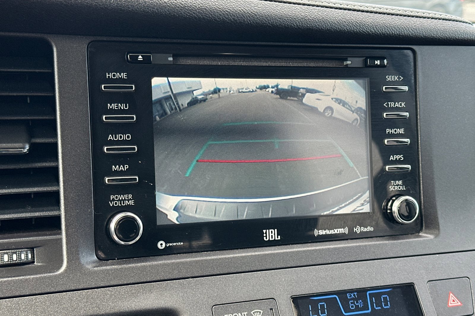 2020 Toyota Sienna SE - Photo 21