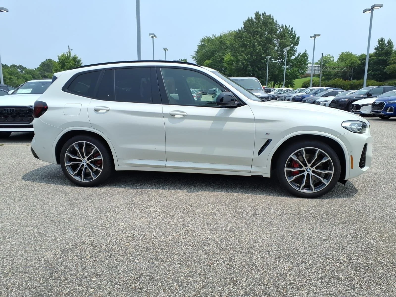 Used 2022 Alpine White BMW M40i image 5