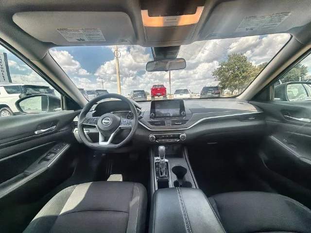 2025 Nissan Altima SV - Photo 19