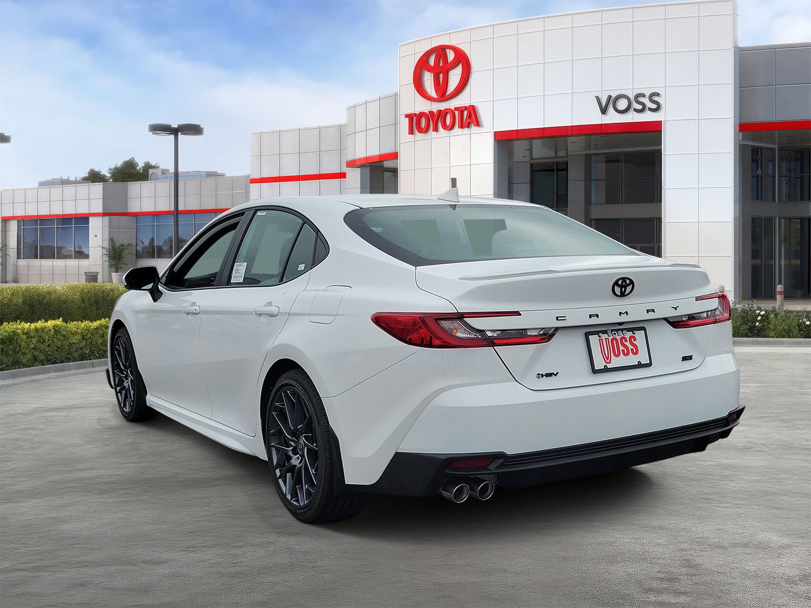 2026 Toyota Camry SE, photo 2 of 12