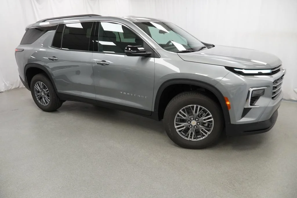 2027 Chevrolet Traverse LT - Photo 6