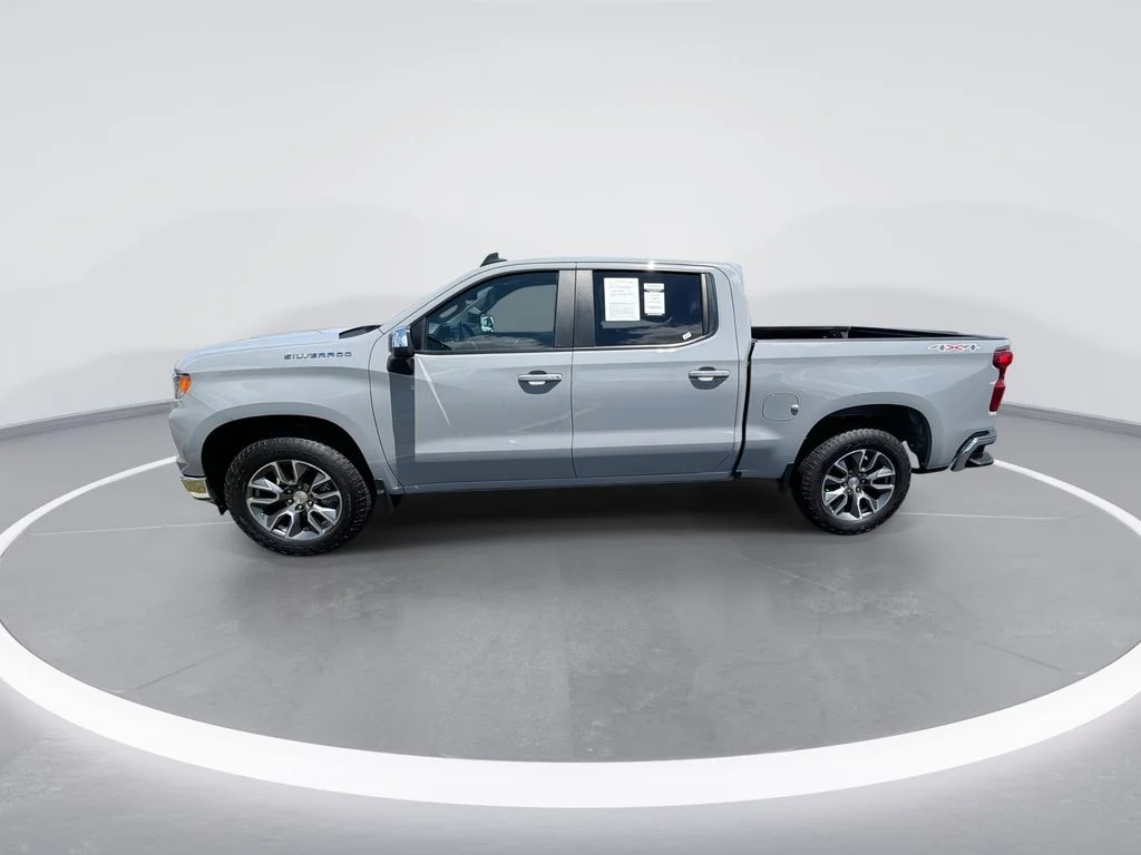 Used 2024 Gray Chevrolet LT image 5
