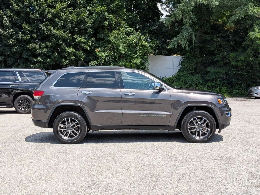Used 2021 Gray Jeep Limited image 2