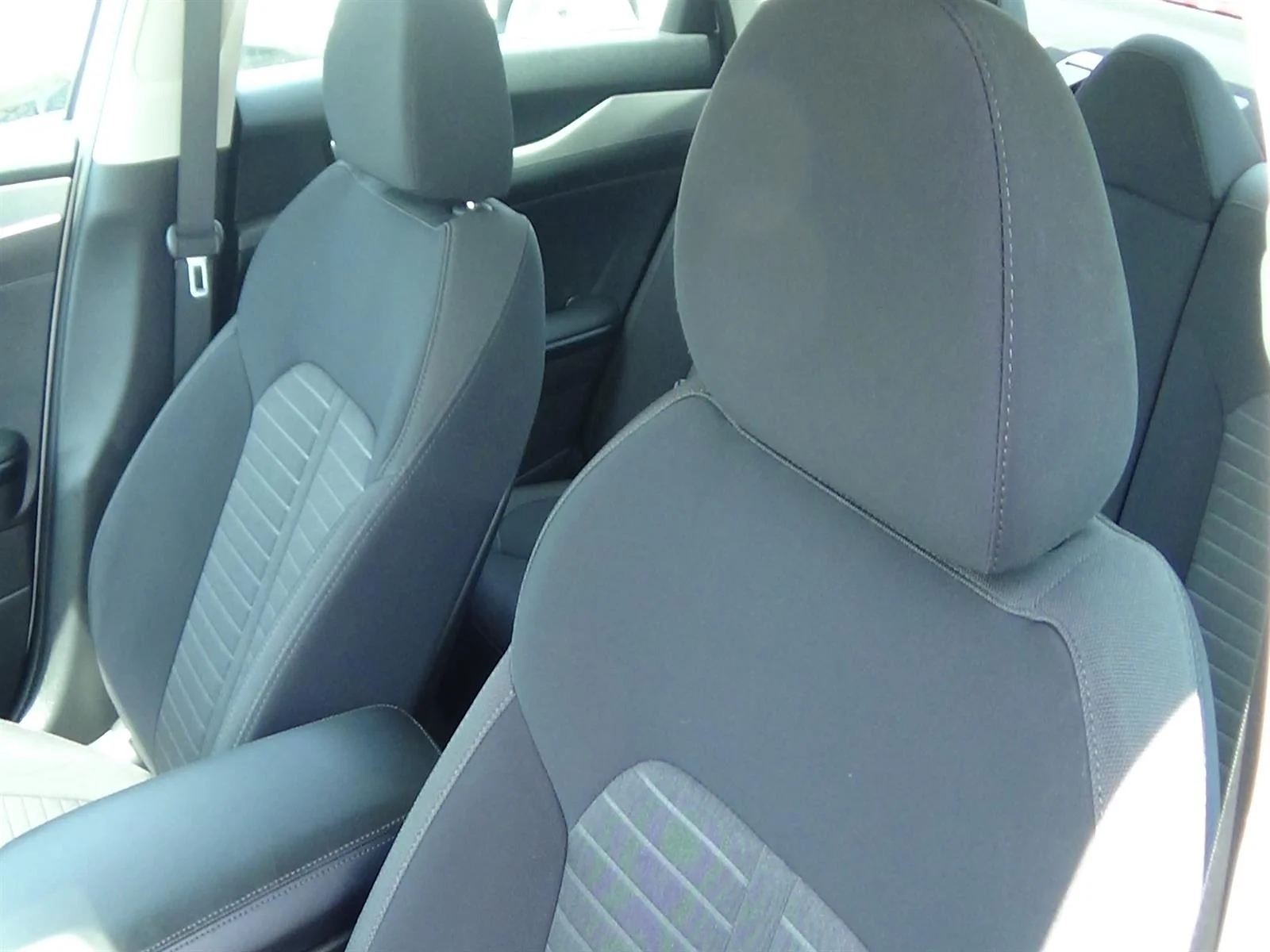 Used 2025 Snow White Pearl (swp) Kia LXS image 18