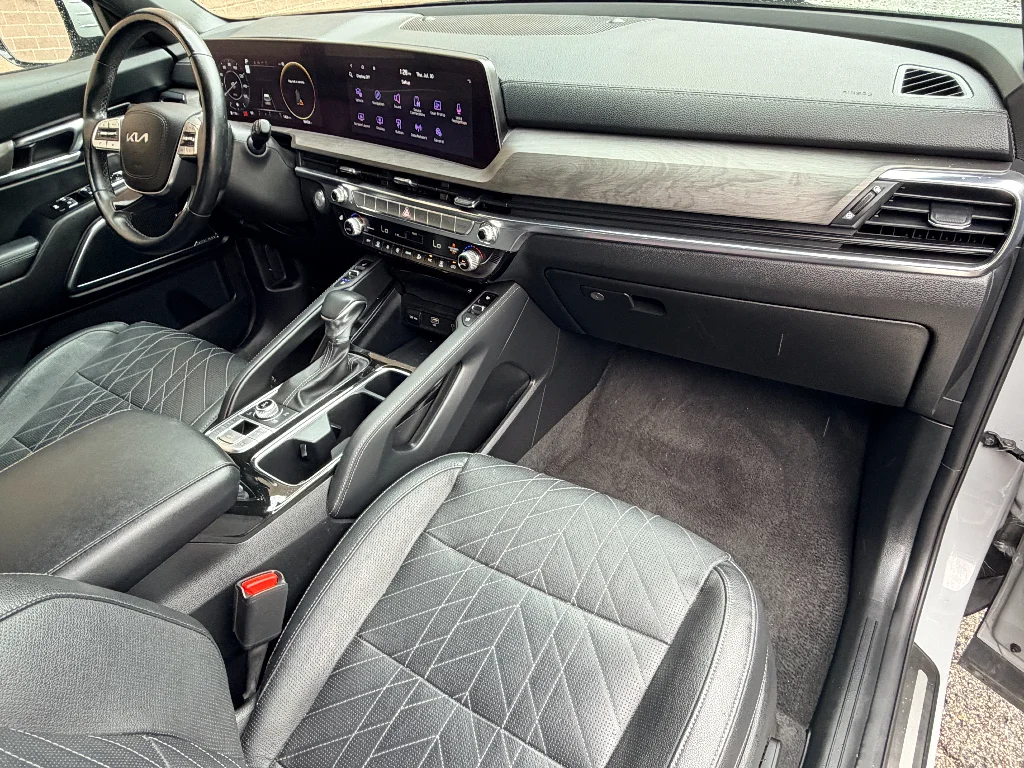 Used 2023 Wolf Gray Kia SX X-Line image 28
