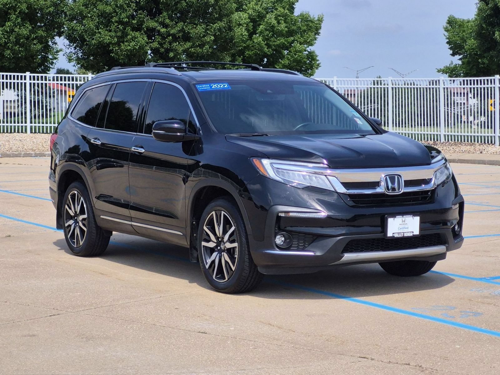 Certified Used 2022 Crystal Black Pearl Honda Touring 7-Passenger image 4