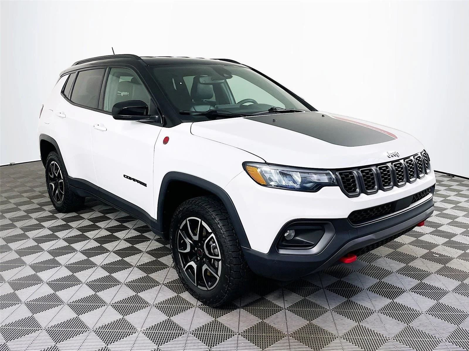 Used 2025 Bright White Clearcoat Jeep Trailhawk image 1