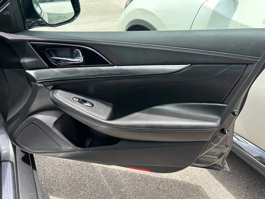Used 2019 Gun Metallic Nissan 3.5 SV image 41