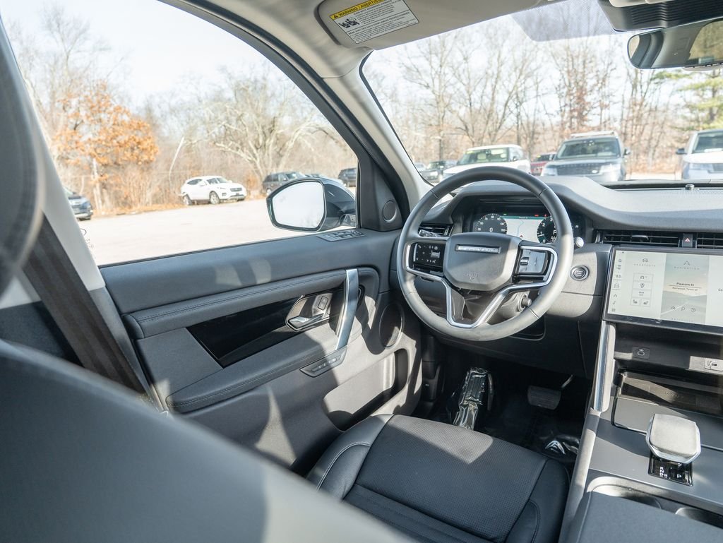 Used 2025 White Land Rover S image 19