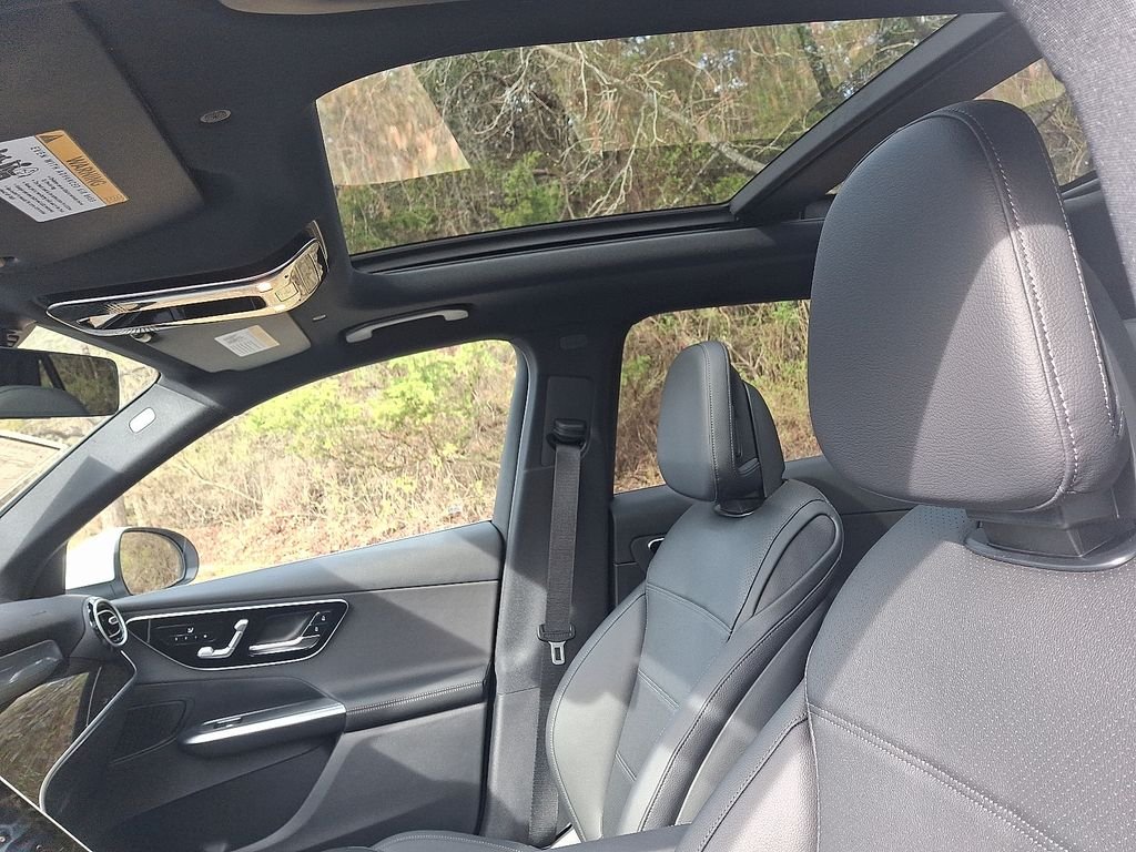 New 2026 Polar White Mercedes-Benz GLC 300 image 11