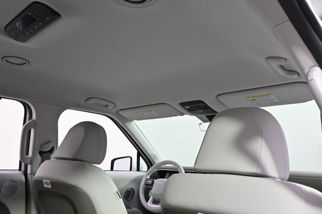 New 2026 White Pearl Hyundai SEL AWD image 17