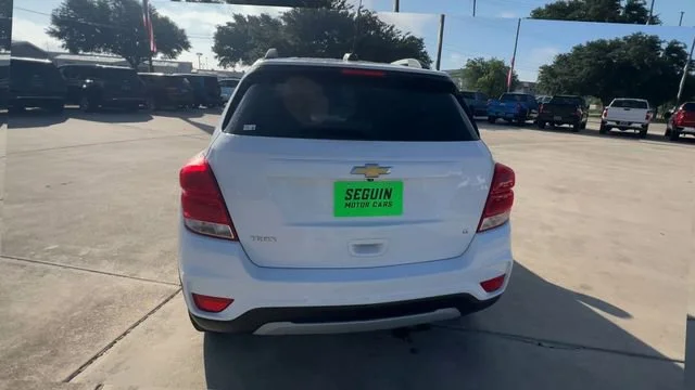 Used 2018 SUMMIT WHITE Chevrolet LT image 7