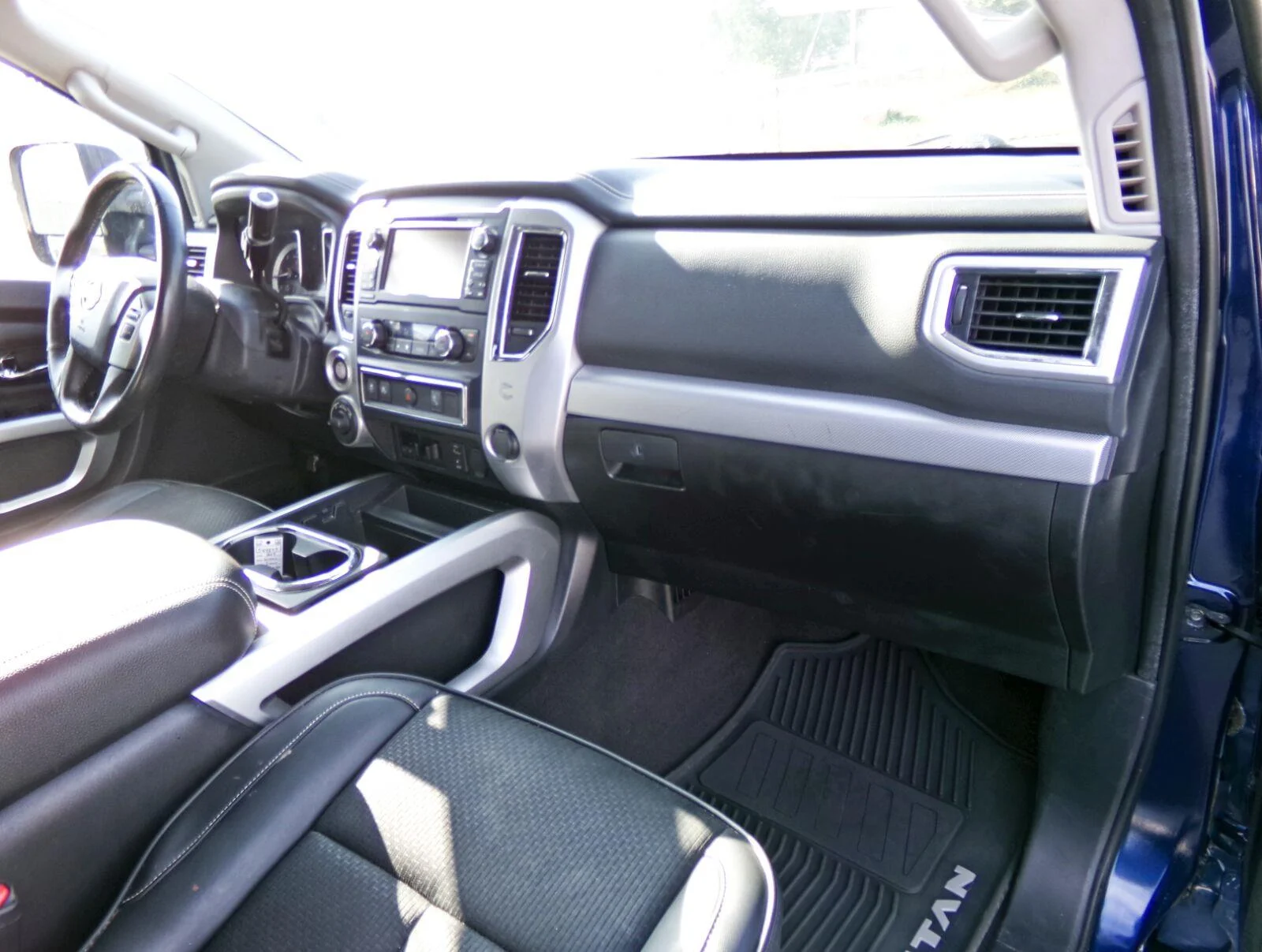 Used 2017 Deep Blue Pearl Nissan PRO-4X image 16