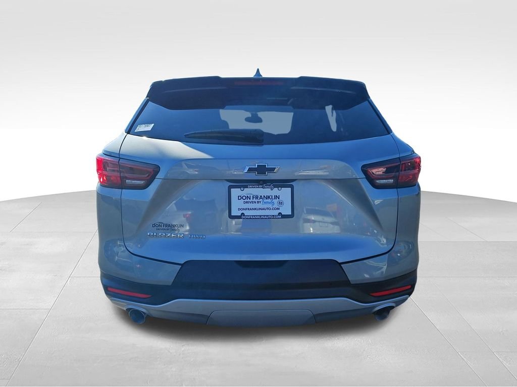Used 2024 Gray Chevrolet LT image 4
