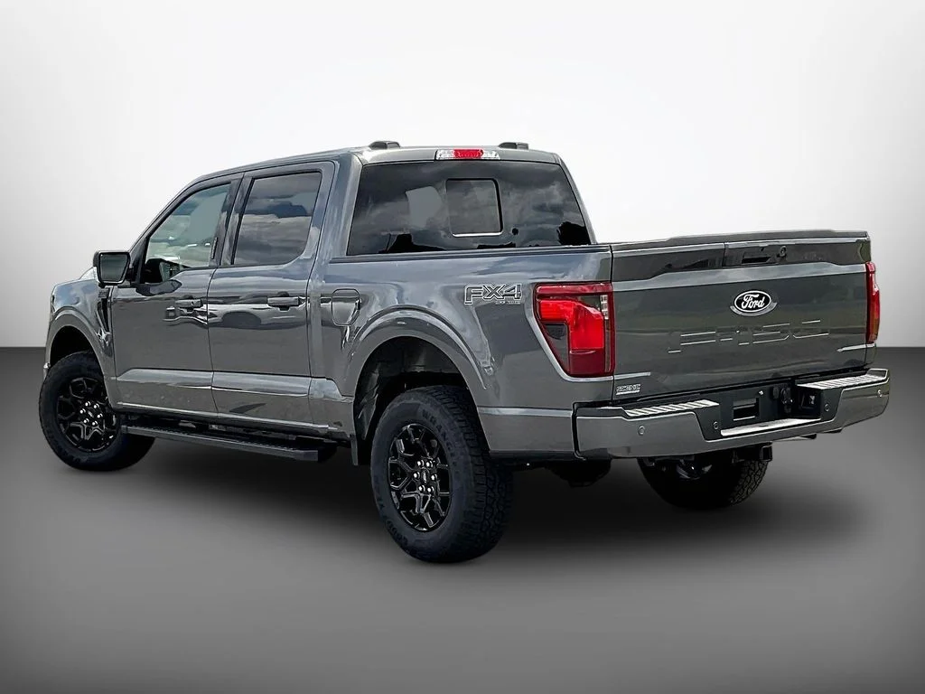 New 2026 Carbonized Gray Metallic Ford XLT image 3