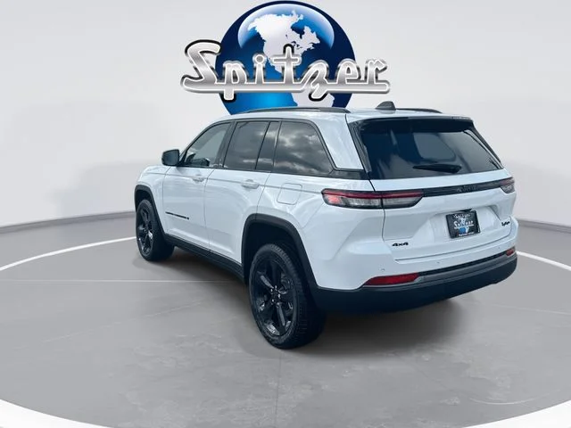 New 2026 Bright White Clear-Coat Exterior Paint Jeep Limited image 7