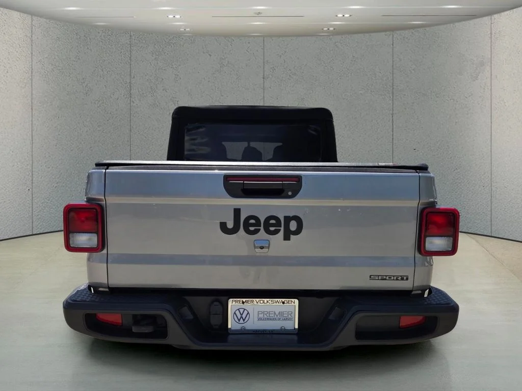 Used 2020 Silver Jeep Sport image 4