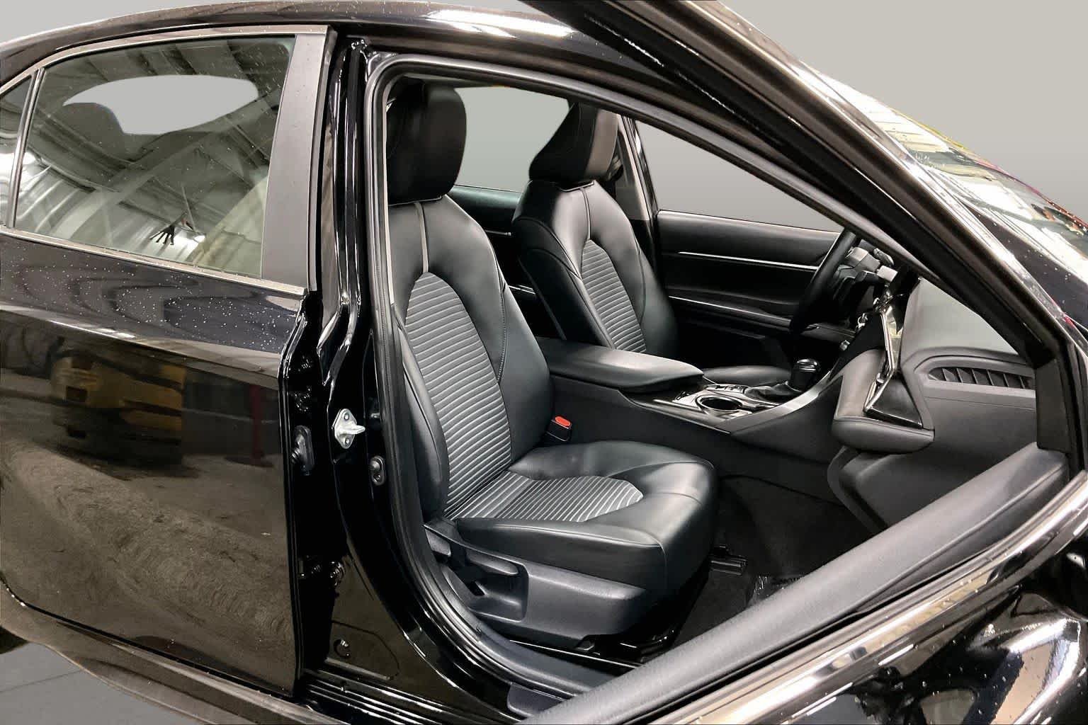 Used 2023 Midnight Black Metallic Toyota SE image 9