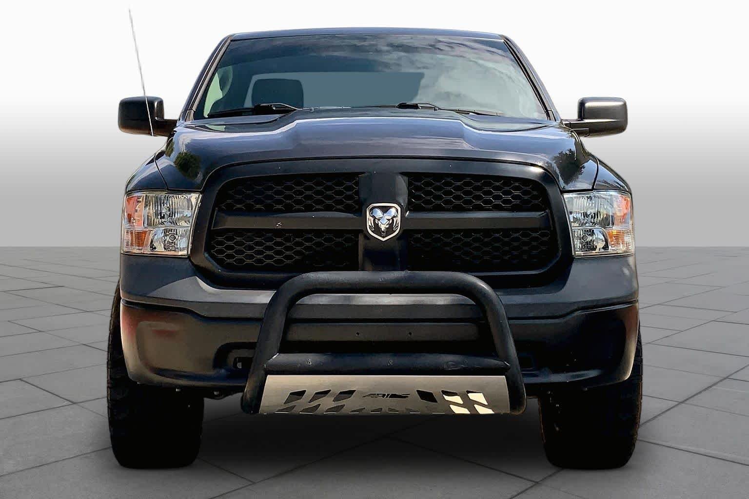 Used 2018 Granite Crystal Metallic Clearcoat Ram Tradesman image 4